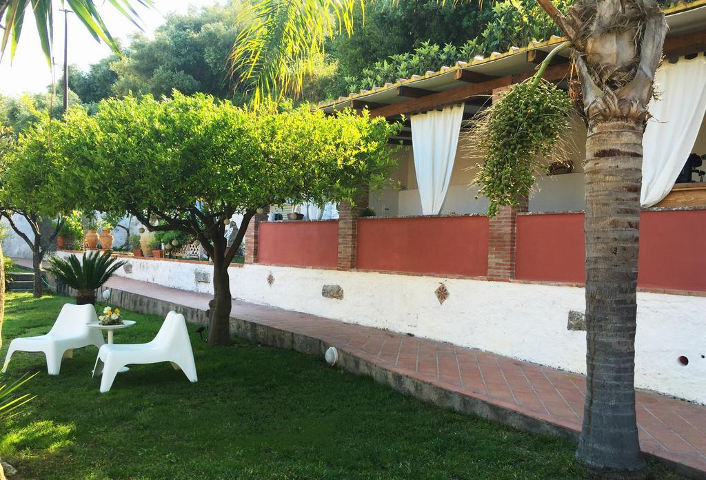 B&B Villa Vittoria Giardini-Naxos Exterior foto