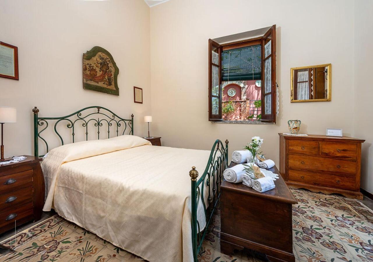 B&B Villa Vittoria Giardini-Naxos Exterior foto