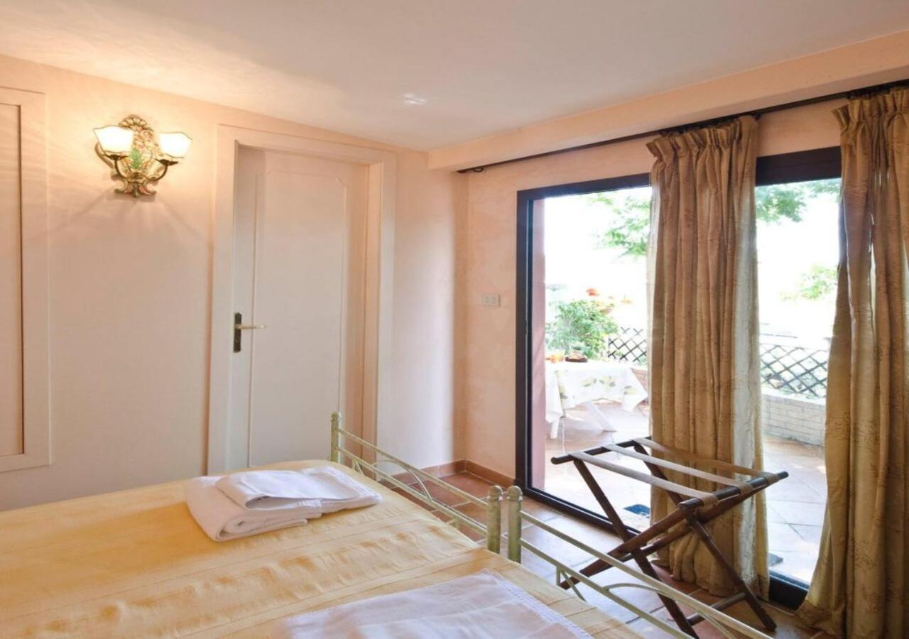 B&B Villa Vittoria Giardini-Naxos Exterior foto